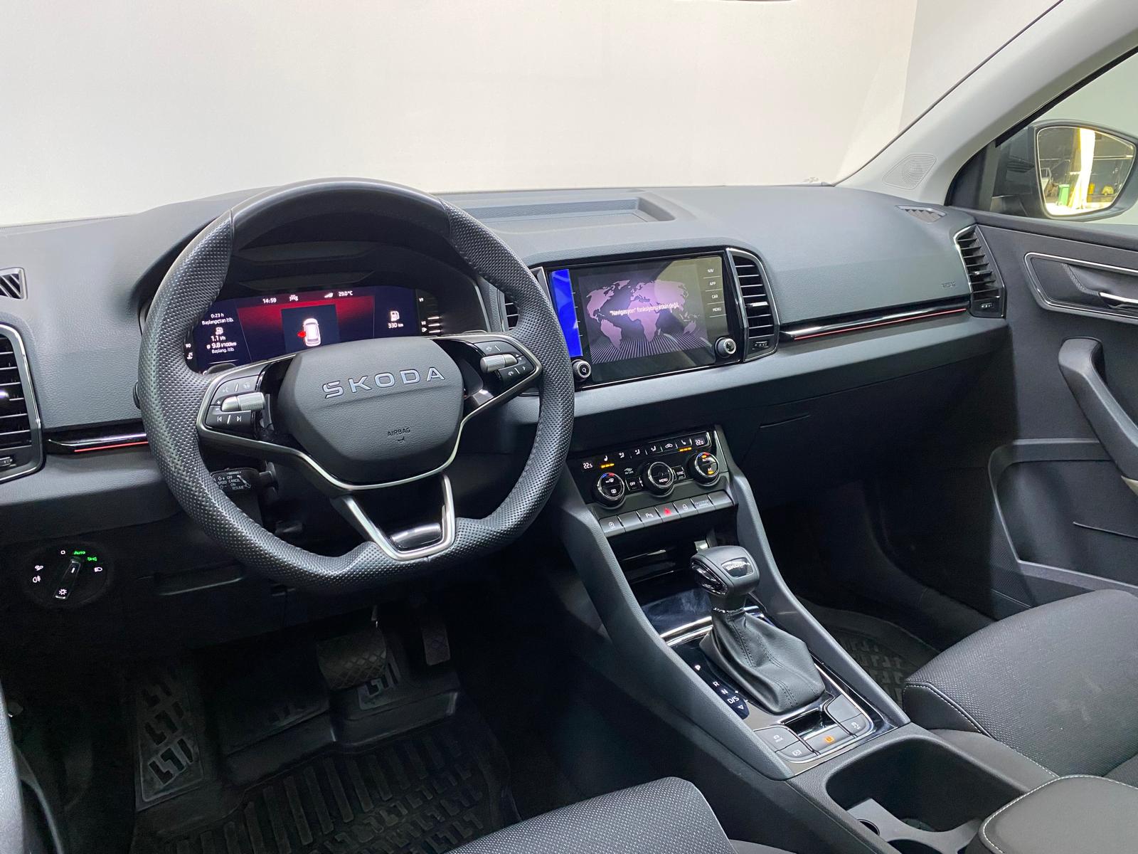 SKODA KAROQ 15
